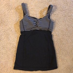 EUC only worn 2 times Lululemon size 4 tank